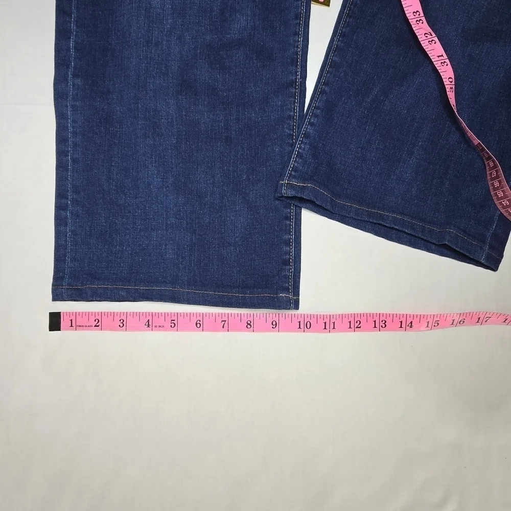 Jos.A.Bank Reserve Relaxed Fit Midwash Denim Straight Leg Men's Jeans 38x26